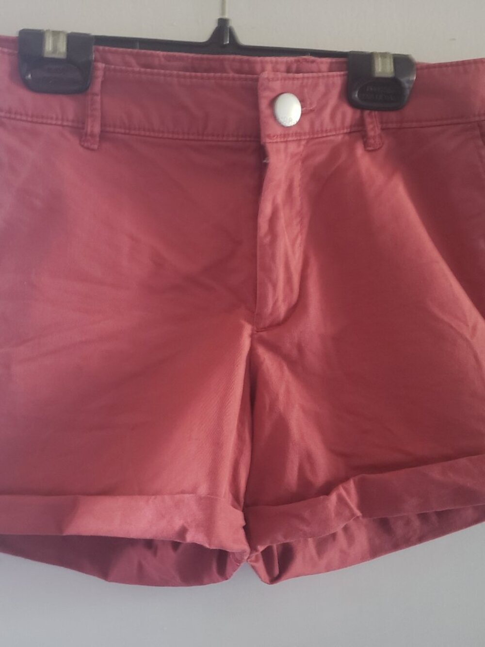 Gap Khakis Shortly